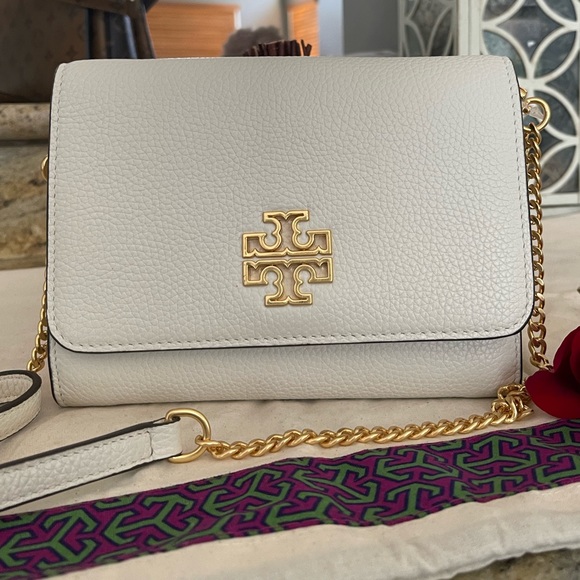 Tory Burch Bags New Ivory Tory Burch Britten Chain Wallet Crossbody